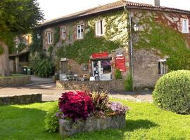 拉费里埃住宿加早餐旅馆，位于Saint-Médard-en-Forez的度假短租房