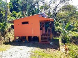 Tranquil Jungle Home-Casa Amado，位于帕沃内斯的酒店