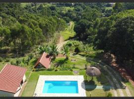 Casa do campo com piscina，位于南蒙蒂阿莱格里的酒店