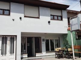 Hotel Ignacia，位于米拉玛的酒店