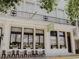 Hotel Abadia，位于瓜莱瓜伊丘的酒店