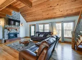 Bryson City Cabin Deck and Mountain-View Hot Tub