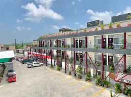 Hotel Yorio Inn，位于图斯潘罗德里格斯卡诺的酒店