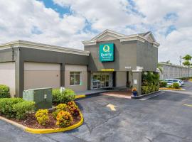 Quality Inn & Suites Tampa-Ybor City，位于坦帕的酒店
