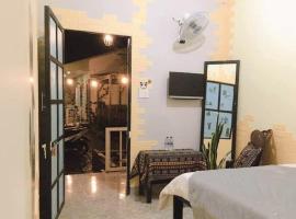 Homestay Vườn nhãn，位于波来古市的酒店