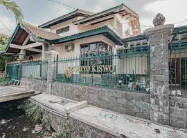Griyo Kiswo Vacation Home