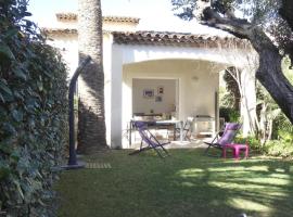 Villa Cavalaire-sur-Mer, 4 pièces, 6 personnes - FR-1-728-15，位于滨海卡瓦莱尔的酒店