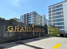 Large Ground Floor Condo, Grand Avenue, Central Pattaya，位于芭堤雅市中心的公寓