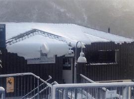 Schuss Alpine Club, Thredbo，位于斯瑞德伯的酒店