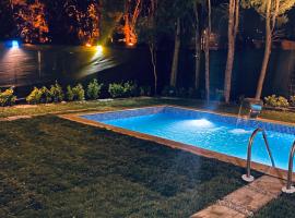 Four seanson müstakil sıcak havuzlu villa，位于萨潘贾的公寓式酒店