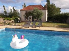 Maison en Vendée avec Piscine，位于Corpe的度假屋