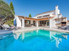 Villa Ana to rent in Puerto Pollensa by JS Villas，位于埃尔波特的酒店