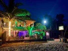 Oceanic Stay And Restaurant Gokarna，位于Gokarn的度假村