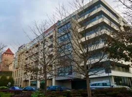 Castle Apartments - Queen