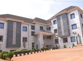 Rizz Park Hotel & Event Center，位于Nnewi的酒店