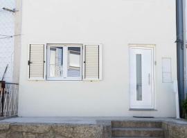 Casa da fonte de baixo，位于巴塞卢什的酒店