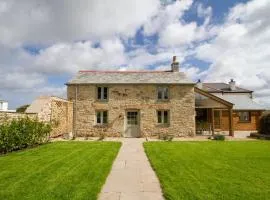 Barnwell Cottage *Stunning Cornish Cottage* Oozing Charm + Comfort