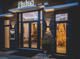 Naias Nemeia Luxury Rooms，位于Neméa的酒店