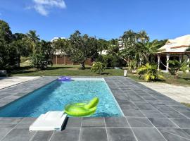 Gîtes Soleil étoilé - Piscine - Jardin fleuri - Terrasse，位于Anse-Bertrand的公寓