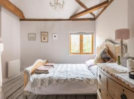 Luxury Apartment, The Barn, Cookham，位于库克姆的带停车场的酒店