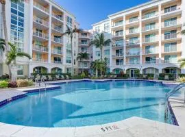 Lantana Condo w/ Balcony: 11 Mi to Palm Beach!