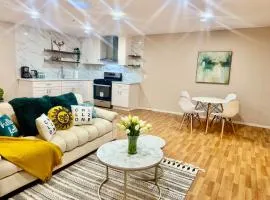 Chic Home with Expansive Backyard- duplex back unit2