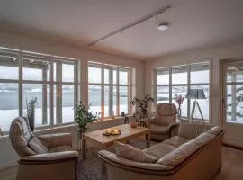 Secluded northern light apartment with great view!