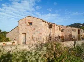 4 Bedroom Stunning Home In Cargse