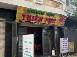 Khách Sạn Thiên Phú，位于胡志明市第六郡的酒店