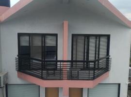 Suryaansh，位于Pālghar的带热水浴缸的酒店