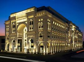 The Hotel Galleria Jeddah, Curio Collection by Hilton，位于吉达吉达购物中心附近的酒店