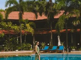 邦咯沙滩度假村