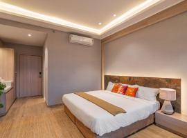 HOTEL ICON，位于Nadiad的酒店