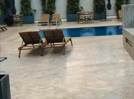 Apparemment avec piscine