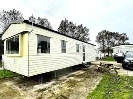 Goldflinch - 3 bedroom (8 birth) caravan Sand Le Mere