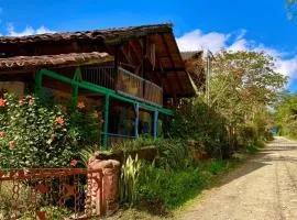 Casa, Sol y Montaña