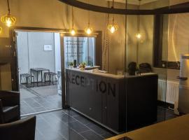 BUSINESS-MOTEL, free massage chairs, secure XL-Parking, 24h-Checkin，位于Heimsheim的酒店