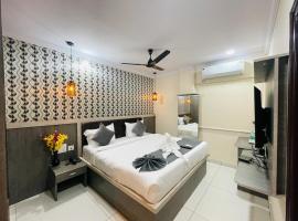 Hotel Blue Petals，位于商沙巴拉吉夫·甘地国际机场 - HYD附近的酒店