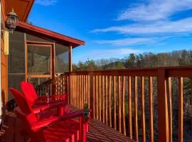 Luxurious Pigeon Forge Cabin, w/ HotTub, EasyDrive, Arcade Game, Panoramic Views