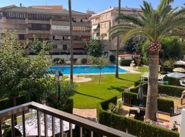 Bungalow con jardin y piscina cerca de la playa，位于奥罗佩萨德尔马的酒店