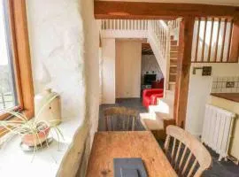Pandy Farmhouse - Panoramic mountain views within Snowdonia's National Park - 4x4 recommended