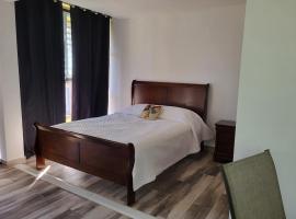 Tierra Adentro Bed and Breakfast，位于Naguabo的酒店