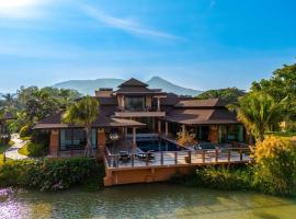 Luxury 5 Bedroom Villa Close to Beach SRS，位于华欣的酒店