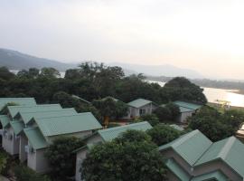 Mango Leaf Lake Resort，位于浦那的酒店