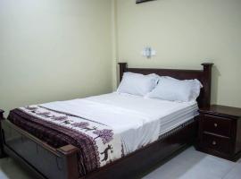 Fully Furnished 1- Bedroom Apartment in East Legon，位于Madina的酒店