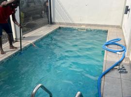 Ensuite Rooms @Lekki holiday shortlet，位于莱基的酒店