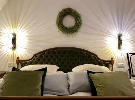 Sonnenhof 1737 - Ferienzimmer & Apartments