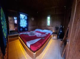 Tetebatu Hostel Private Bungalow，位于特特巴图的木屋