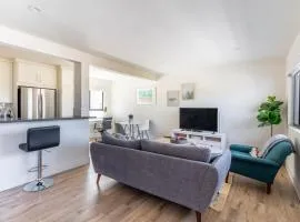 Redondo Beach 1br nr water restaurants shops LAX-1170