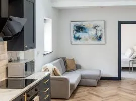 Luxury in the City Centre 2 Bed by Home Host